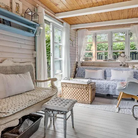 1 Bedroom Cozy In Nykobing Sj *