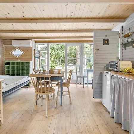 1 Bedroom Cozy In Nykobing Sj Vakantiehuis *